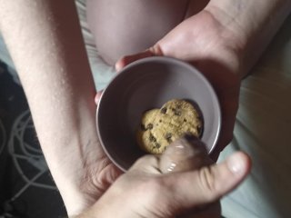 View red head does food fetish play cookies with a side of his milky cum